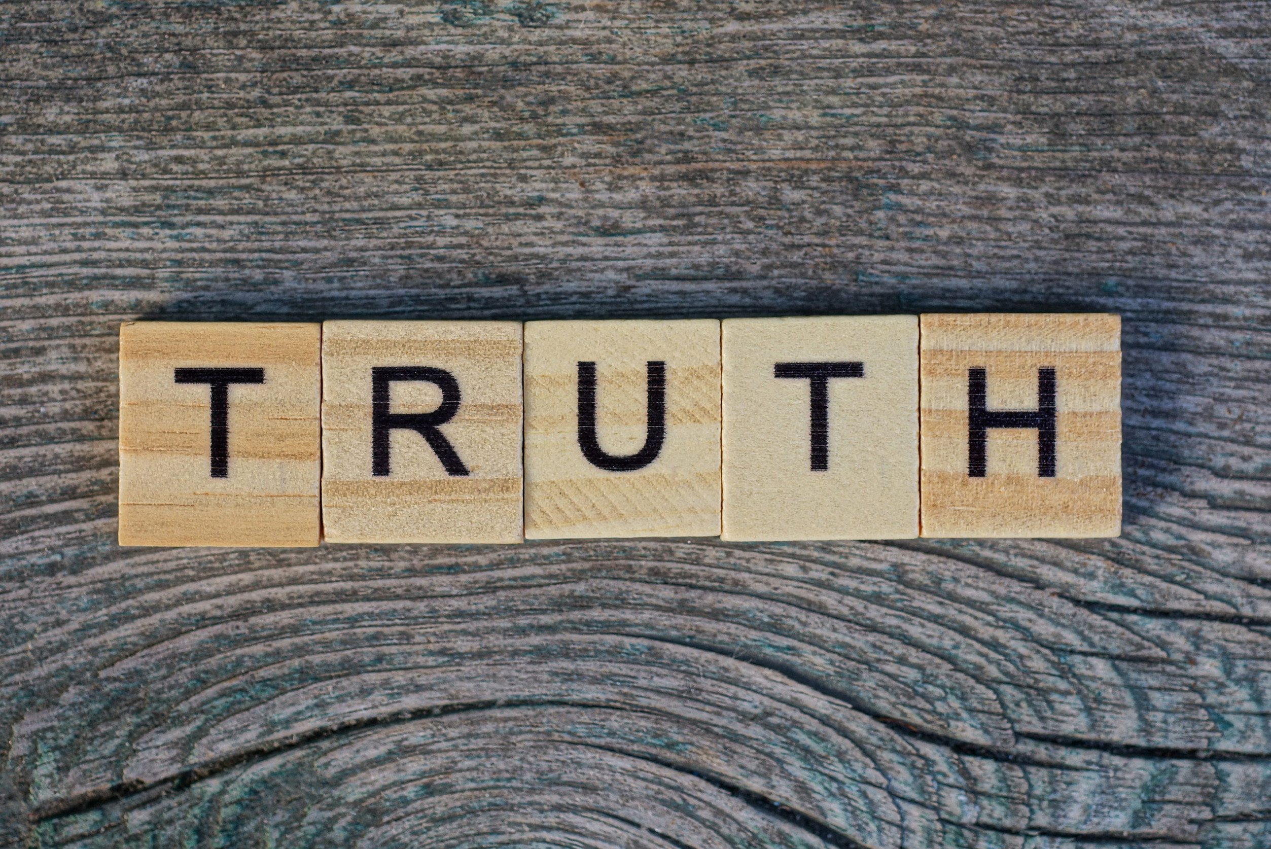 Choose Truth: 21 Lessons on Honesty, Integrity, and Freedom!